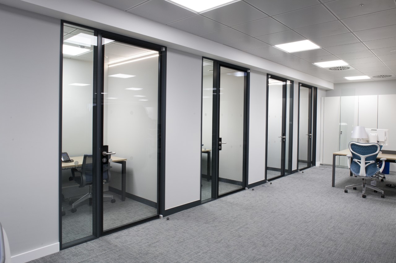 Double Glazed Glass Partitions For Sound Reduction