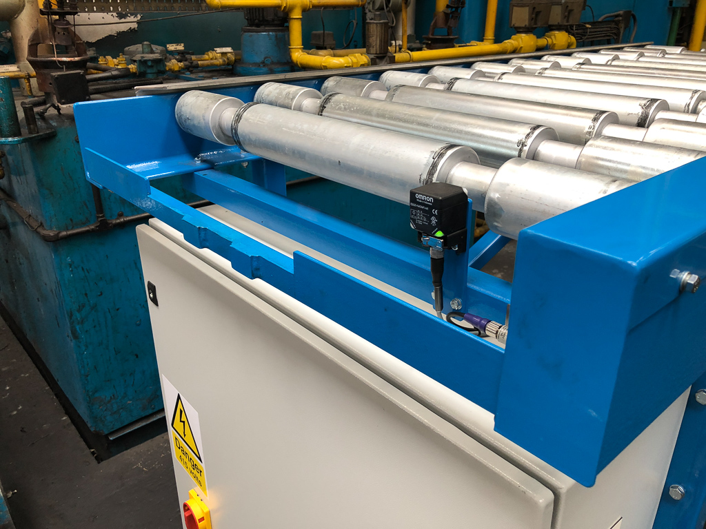 UK Suppliers of Lineshaft Roller Conveyor