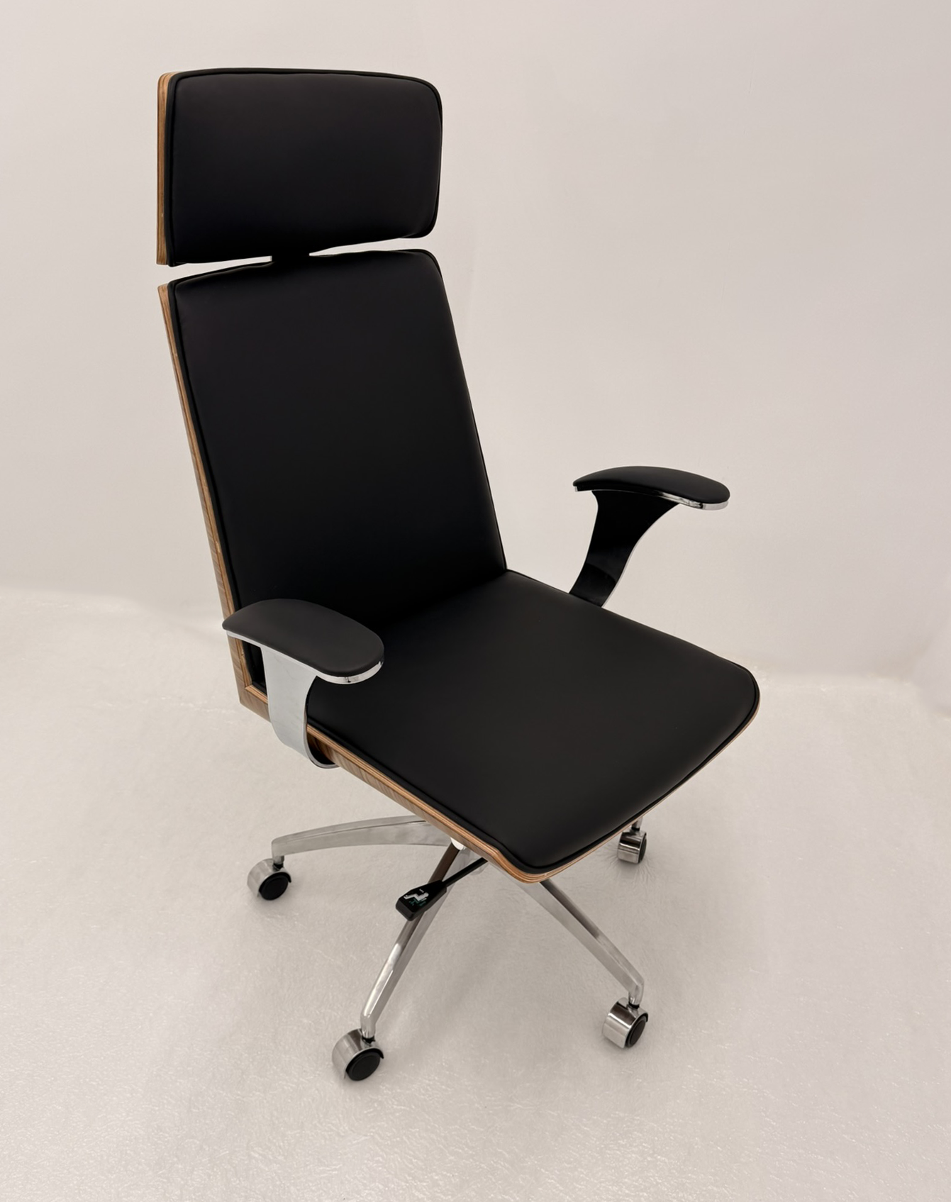 Providers Of Black Leather Executive Office Chair with Walnut Veneer Shell - YS1205A UK