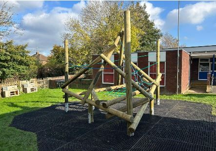 Free-form Climber and Adventure Trail installed in Hertfordshire