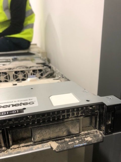 Technical Cleaning Server Internal