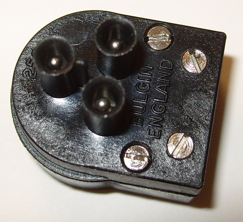 230V 3a 3 Pole Bulgin Miniature Plug
[CX-Min3P]
