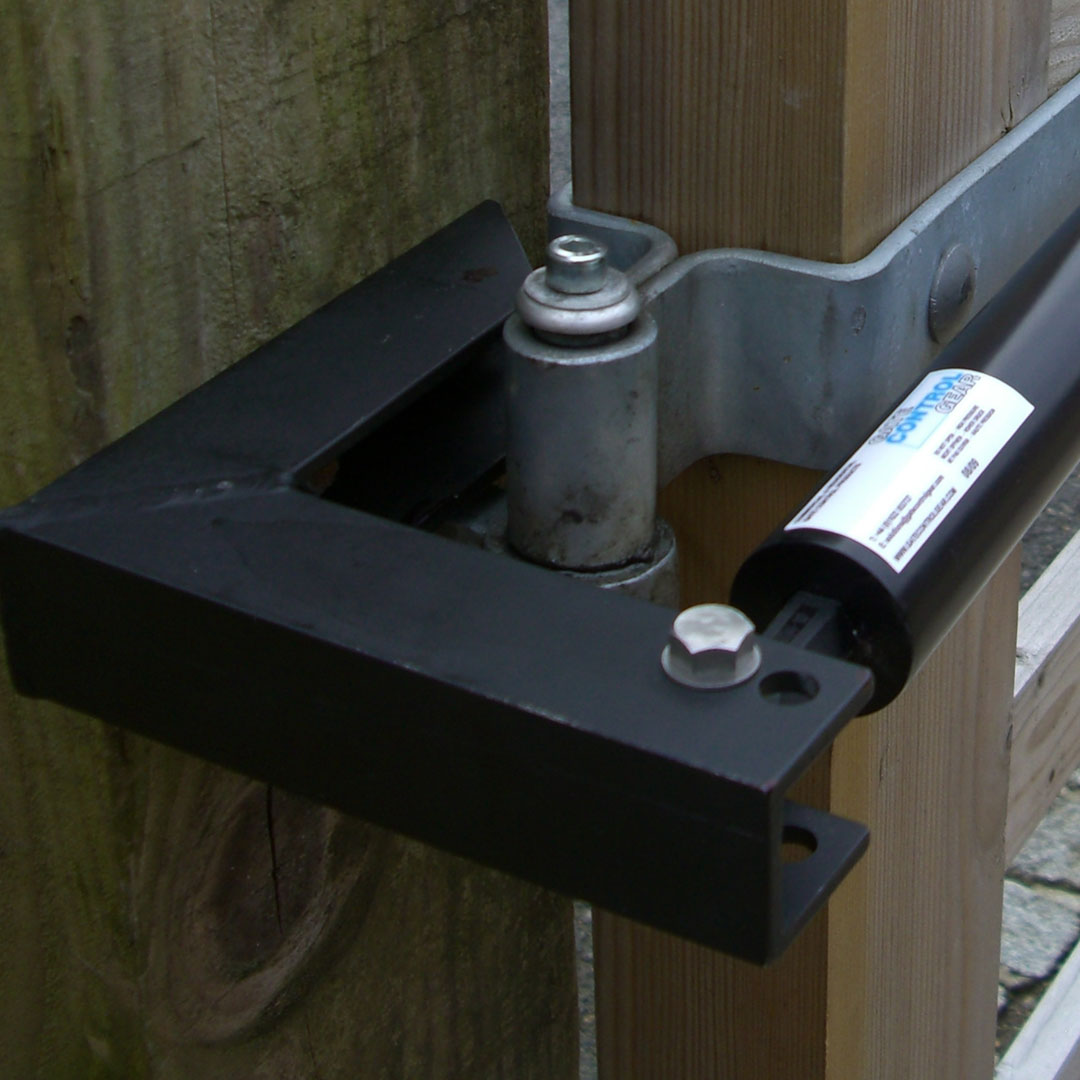 FITTINGKIT001 For Fitting Easy closers to timber field gate posts
