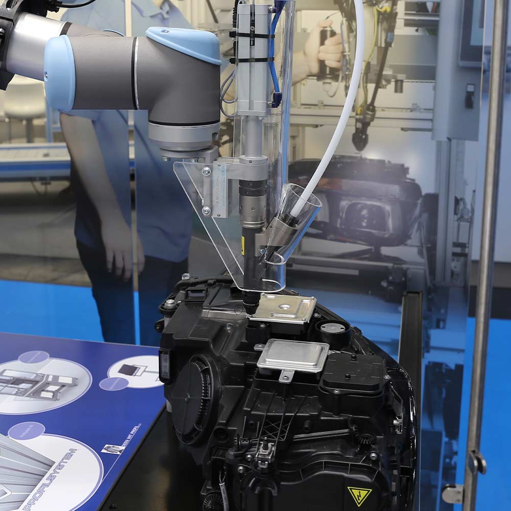 Pneumatic Press Fit System for Pins and Bolts