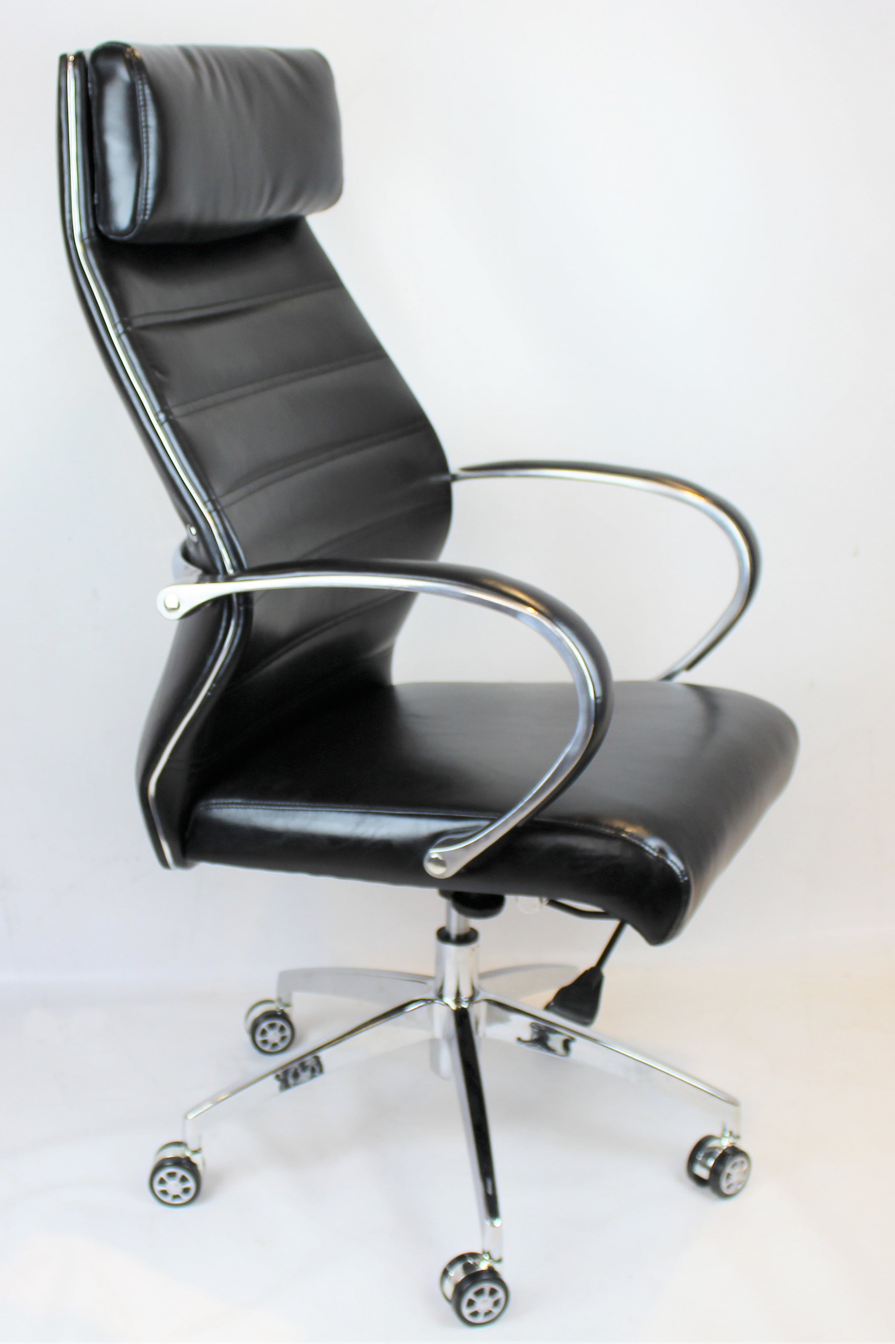 Modern Executive Office Chair in Black - DH-102 - SHOWROOM DISPLAY North Yourkshire