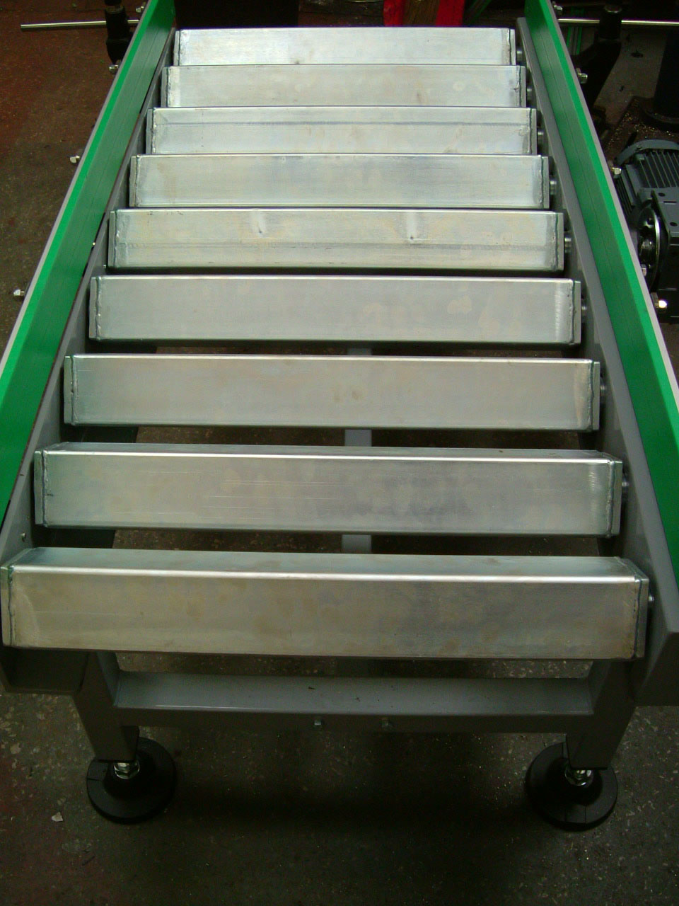 Square Roller Conveyor