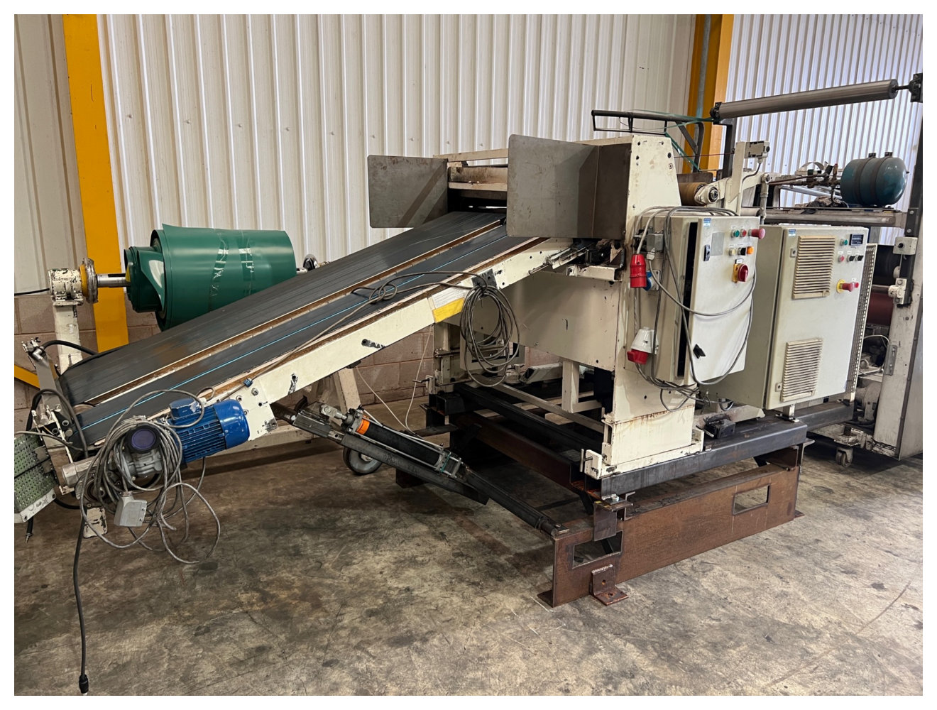 1000mm Wide Servo Indexing Sheet Guillotine And Stacking Conveyor