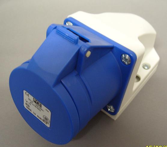 230V 32a 3 Pin Wall Mounted Socket IP44
[PCE-232WMS]