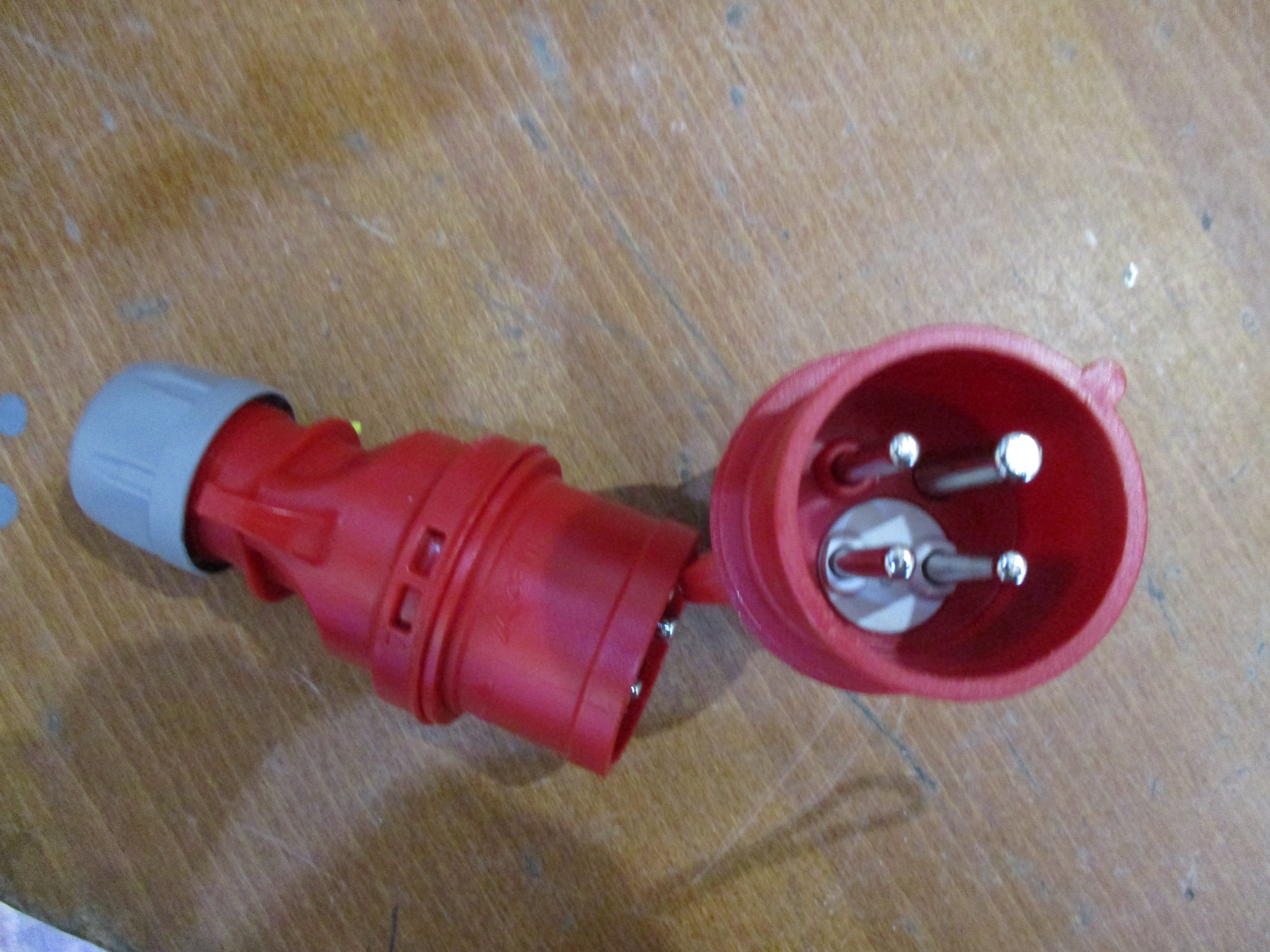 400v 16a 4 Pin Phase Inverter Plug IP44
[3164 INP44]