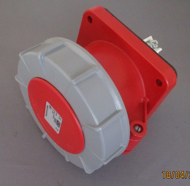 400V 5P 63a Panel Socket Straight
[PCE3635PS]