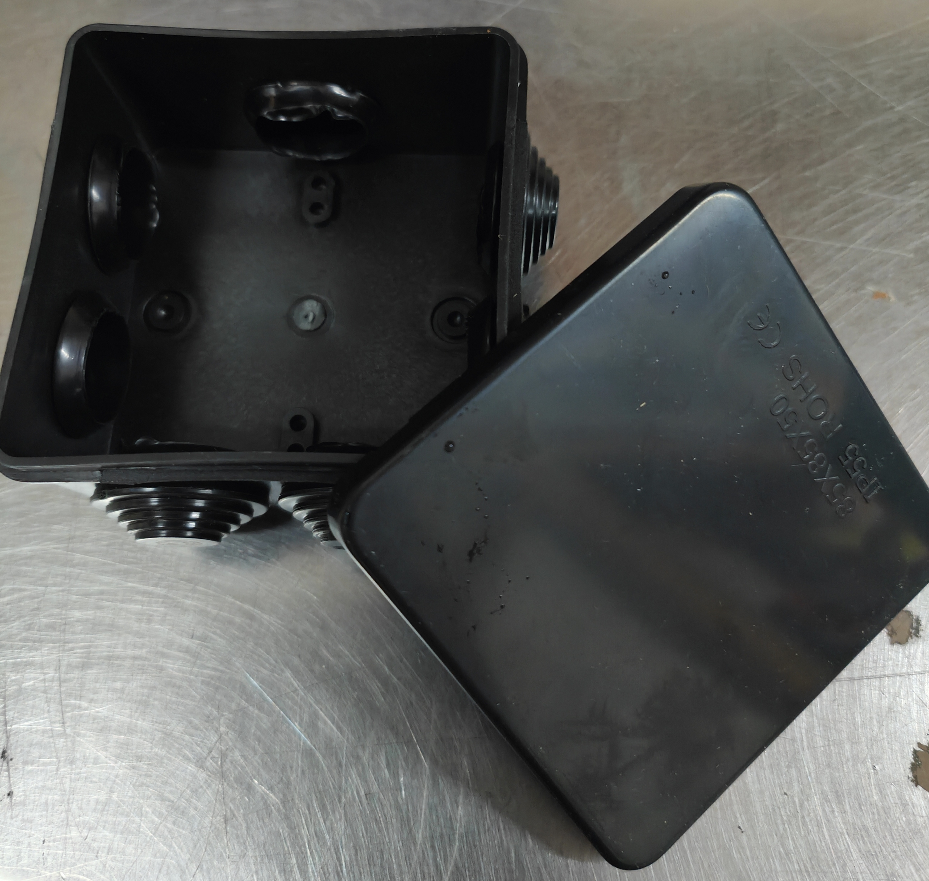 Black Box 85x85x50mm
[BlackBox85SQ]