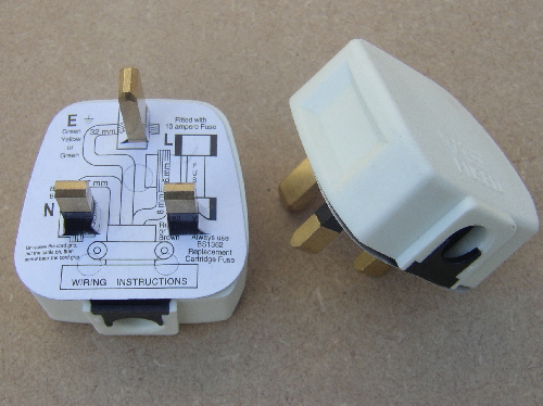 230V 13 amp White Rubber Plug
[PLUG-13WR]