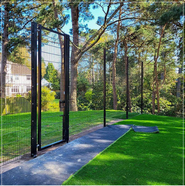 Protek 656 Twin-Wire Mesh Fencing for a Domestic Sports Area