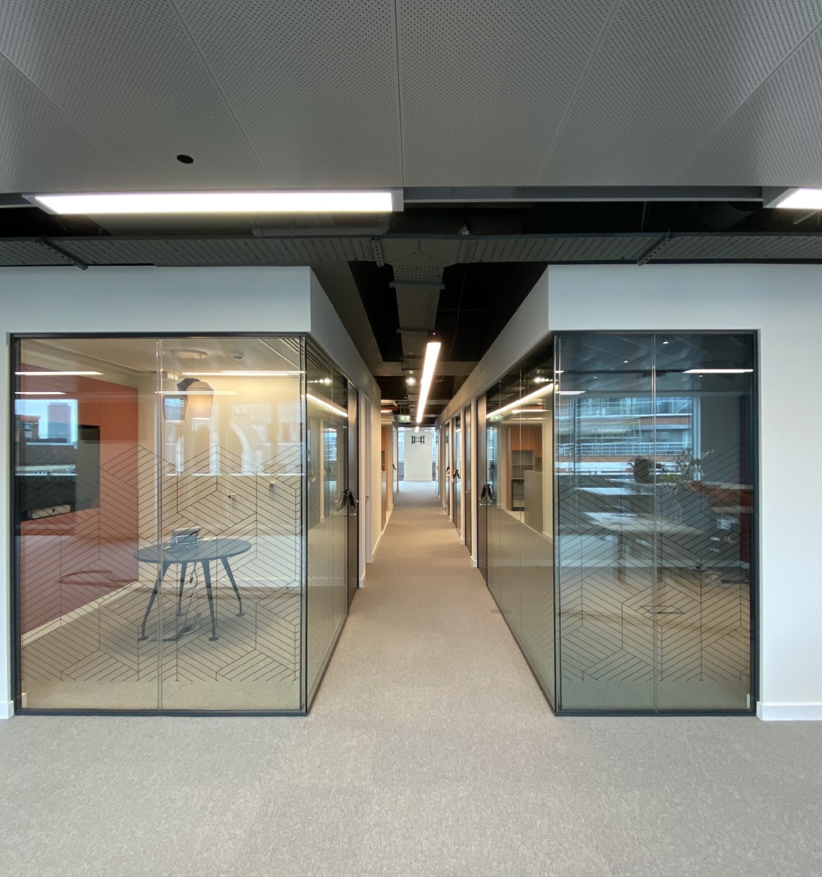 Stylish Glass Partitions For Workspaces