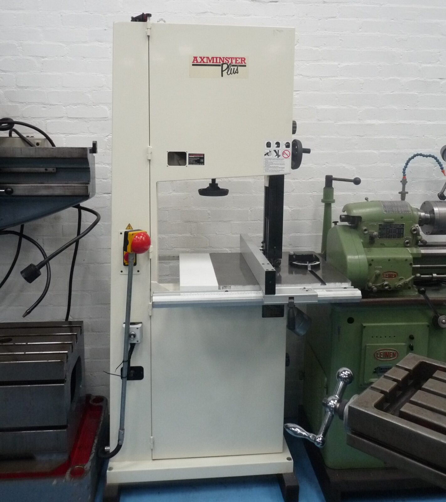 Axminster Plus 600 Vertical Wood Cutting Band Saw