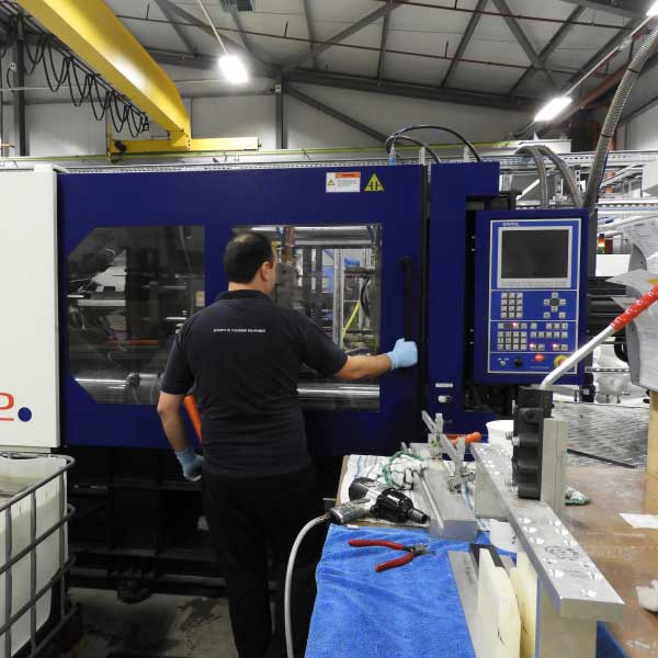  Unveiling Hillbrush's Excellence in OEM Injection Moulding
