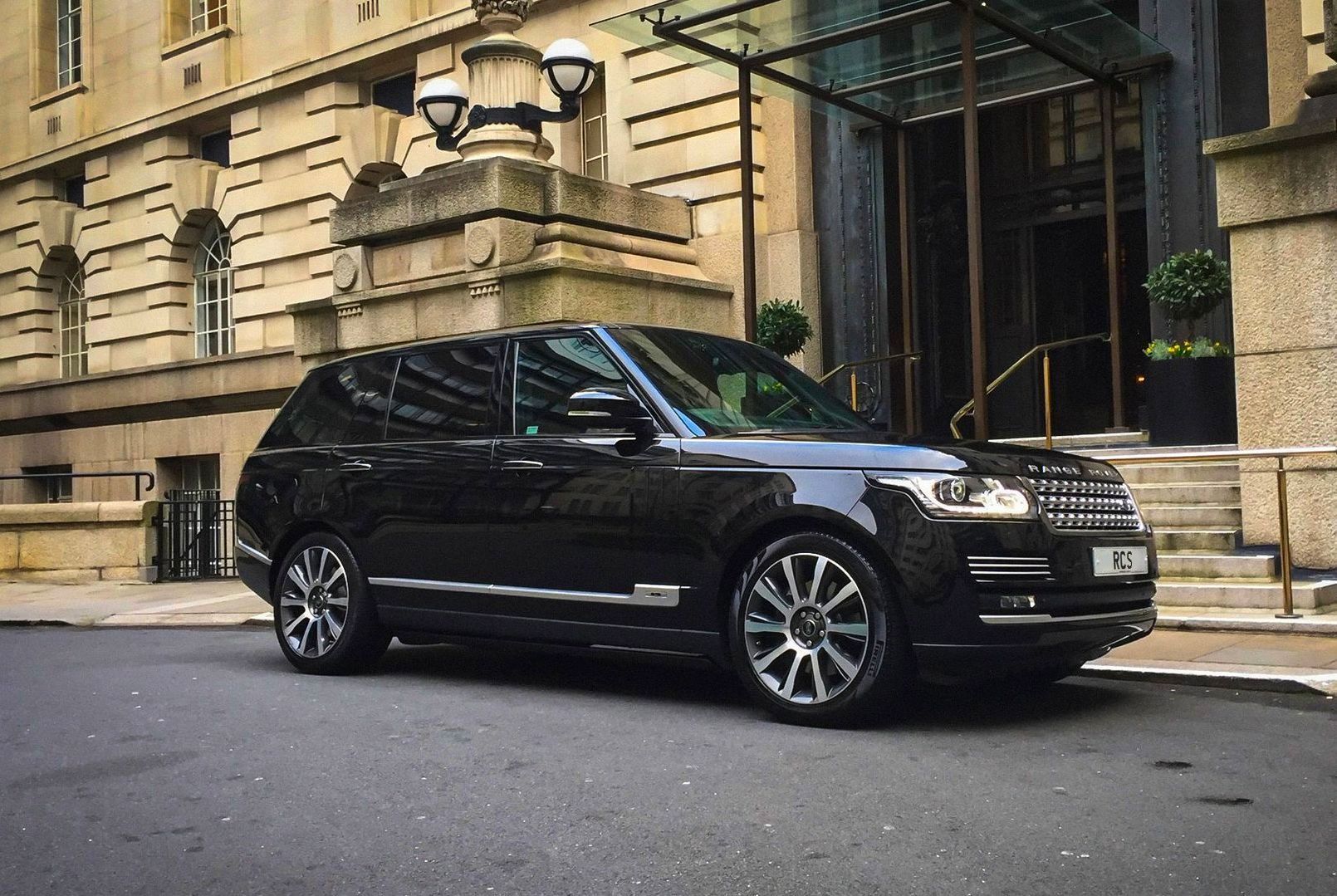 Luxury Chauffeur-Driven Cars China