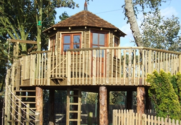 Bespoke High-Quality Wooden Playhouse Installers 