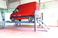 Four Post Car Lift With 5000kg Load Capacity