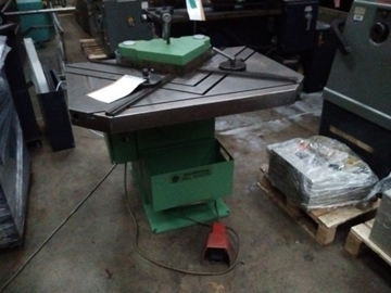 Used Corner Notcher With Large Table