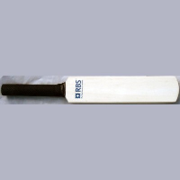 CHILDRENS CRICKET BAT.