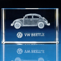 CRYSTAL GLASS CAR PAPERWEIGHT OR AWARD.