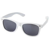 Crockett Retro-Looking Sunglasses In White Solid