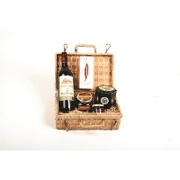 The Bodium Claret & Cheddar Hamper