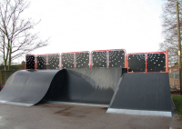 Wide Quarter Pipe Skatepark Equipment For Local Parks