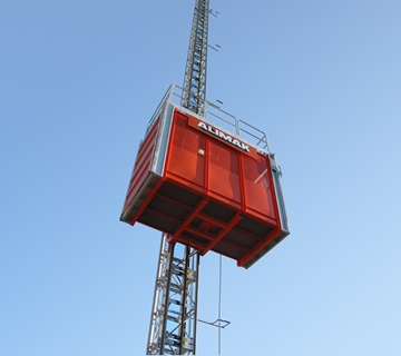 Construction Hoists For Accessing Pylons