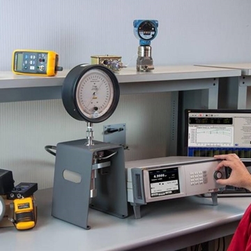Benchtop Pressure Calibrators / Controller Gas Pressure Measurement and Control Equipment Solutions