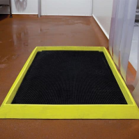 Foot Bath Mats For Use In Catering Environments