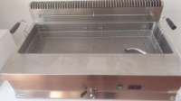 FR6105E1-15 - 15 Ltr Electric Flat bottom Fish fryer