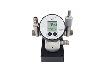 Calibrators With Reference Pressure Gauges