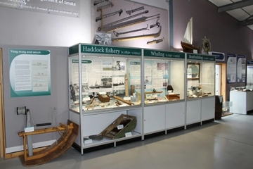 Wide Display Cabinets For Museums