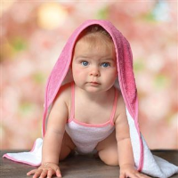 ARTG&#174; Babiezz&#174; medium baby hooded towel