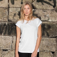 Women's extended shoulder tee