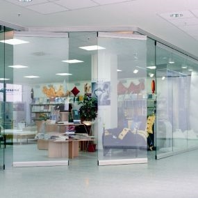 Glass Folding Partitions For Malls