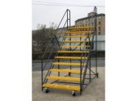 Steps And Access Platforms For Heavy Goods Stores