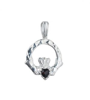 Silver 20x15mm Garnet set Claddagh Pendant