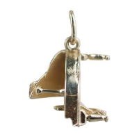 9ct Gold 12x8mm open Grand piano Pendant or Charm