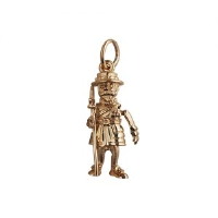 9ct Gold 20x10mm moveable Beefeater Pendant or Charm