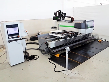 CNC Routers with Pod and Rail tables