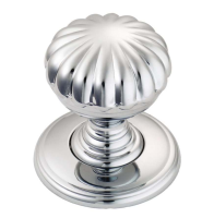 Fingertip Design Delamain 32mm Flower Cupboard Knob Polished Chrome