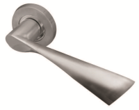 Frelan Hardware Twirl Door Handle on Rose Satin Chrome