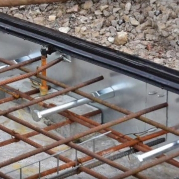 Accurate Adjustable Screed Rail System