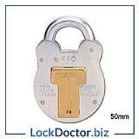 KM751 Squire 440 Old English Padlock