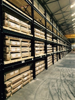 Heavy Duty Racking Systems With Pallet Support Bars