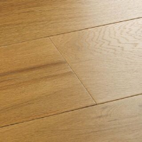 Rustic Oak Brushed & Matt Lacquered Bevelled Flooring (2.11m2 Pack)