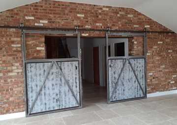 Manufacturere of Bespoke sliding barn doors Oxford